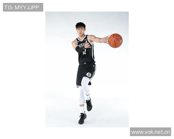 曾凡博在篮网首秀穿韦德之道12展现出色表现引发球迷热议 曾凡博在篮网首秀穿韦德之道12展现出色表现引发球迷热议