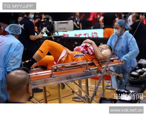 阿苏埃因伤退场被担架抬走米内罗时隔四个月重返赛场 阿苏埃因伤退场被担架抬走米内罗时隔四个月重返赛场