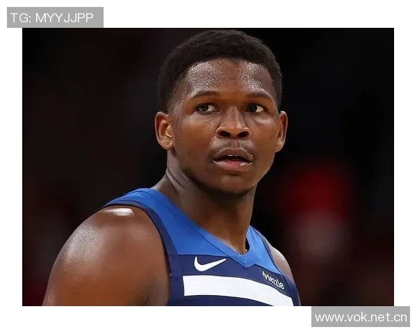 爱德华兹首战狂砍41分打破队史纪录超越唐斯36分的辉煌表现 爱德华兹首战狂砍41分打破队史纪录超越唐斯36分的辉煌表现