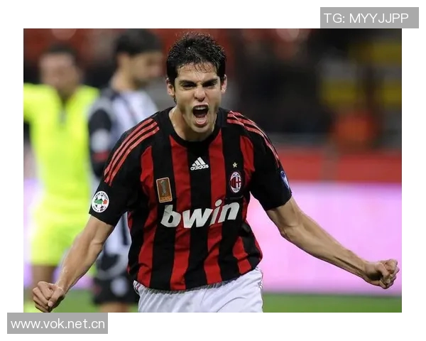 基恩与卡拉格在播客节目中巧遇撞衫引发笑料一脸懵的瞬间 基恩与卡拉格在播客节目中巧遇撞衫引发笑料一脸懵的瞬间