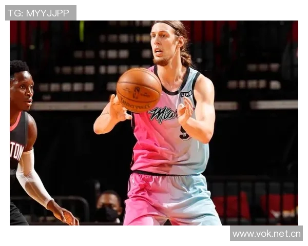 热火全队齐发力12人轮番得分8人双位数表现展现团队实力